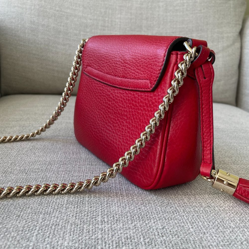 Gucci Soho Red Crossbody Bag With Chain Gem